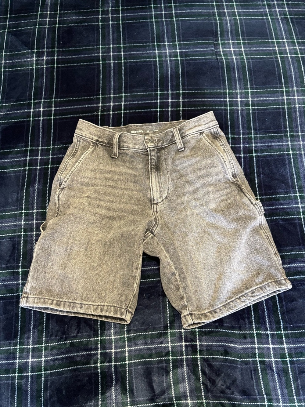 Old Navy baggy carpenter denim shorts. Size 28.